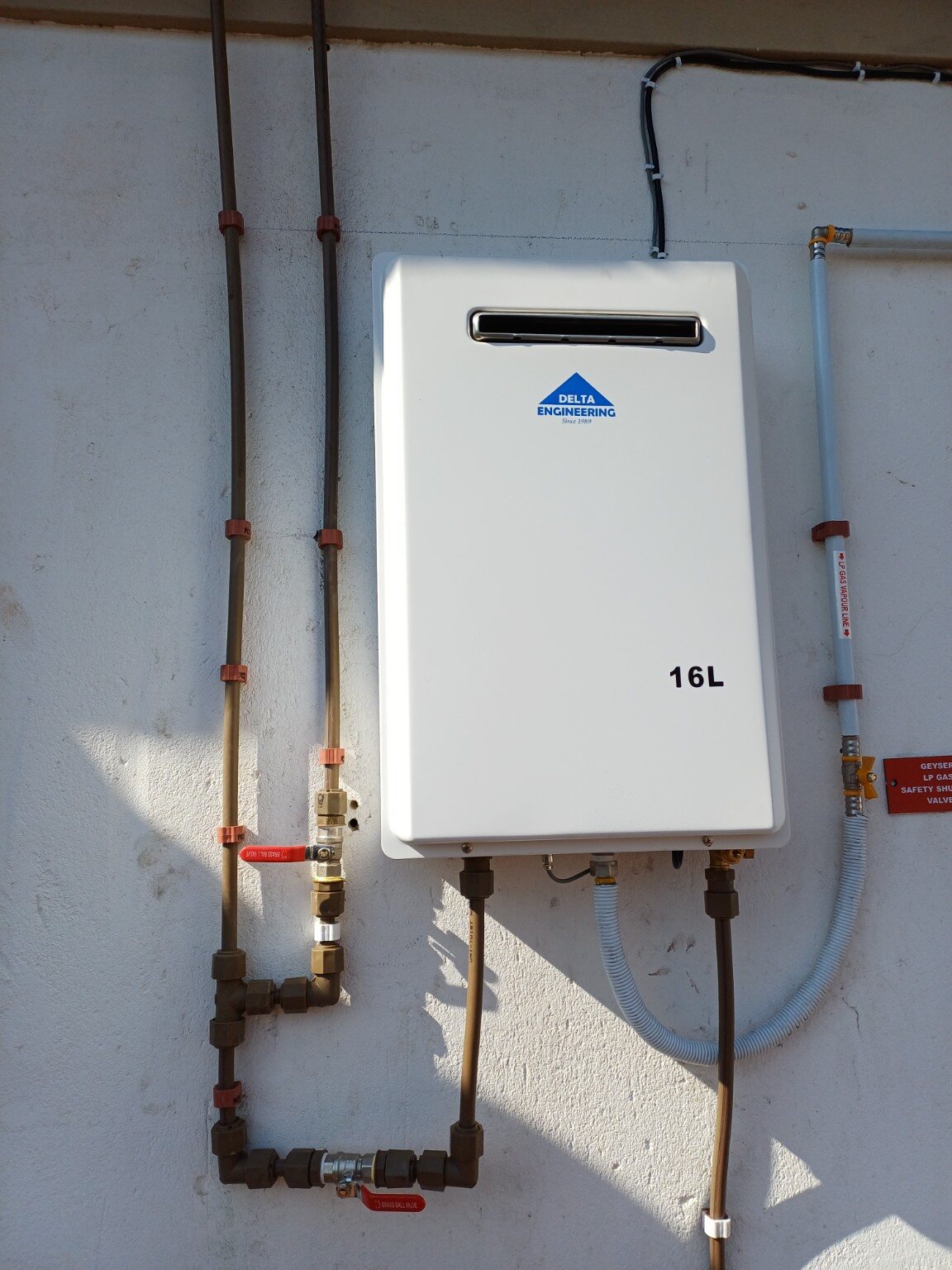 16-litre gas geyser by Smart 1 Gas Connect